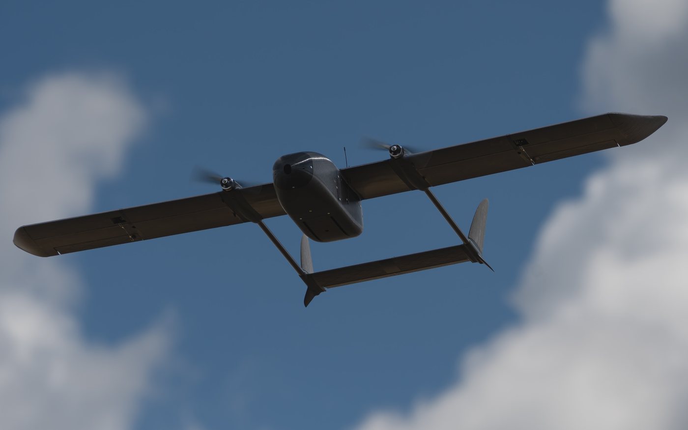 Aveo AirWing F-150 from below, twin motors turning