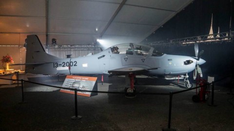 Embraer Shows First Super Tucano Assembled in Jacksonville, with AVEO LIGHTS of course!!!!!