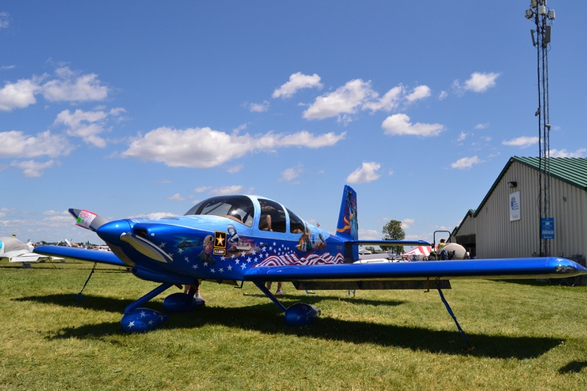 Aveo ZipTips at Oshkosh and One Great Aircraft Paint Job!