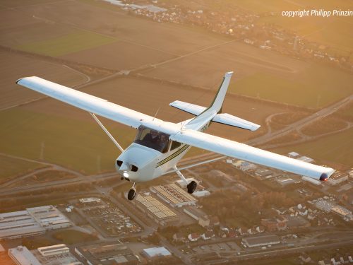 Cessna - Aveo Crystal Conforma - conformal aircraft lighting solution - navigation position strobe lights